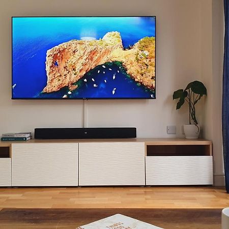 Cheerful 1 Private Room-Ensuite With Free Parking Silverdale  المظهر الخارجي الصورة
