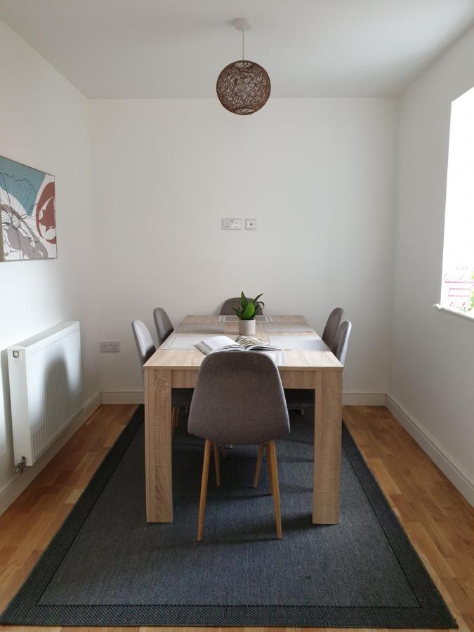 Cheerful 1 Private Room-Ensuite With Free Parking Silverdale  المظهر الخارجي الصورة