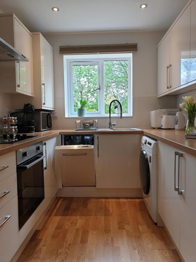 Cheerful 1 Private Room-Ensuite With Free Parking Silverdale  المظهر الخارجي الصورة