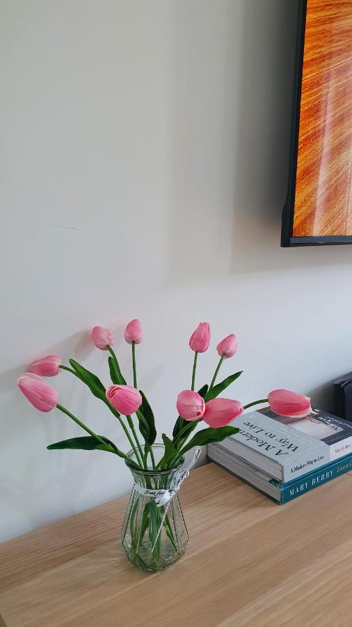 Cheerful 1 Private Room-Ensuite With Free Parking Silverdale  المظهر الخارجي الصورة